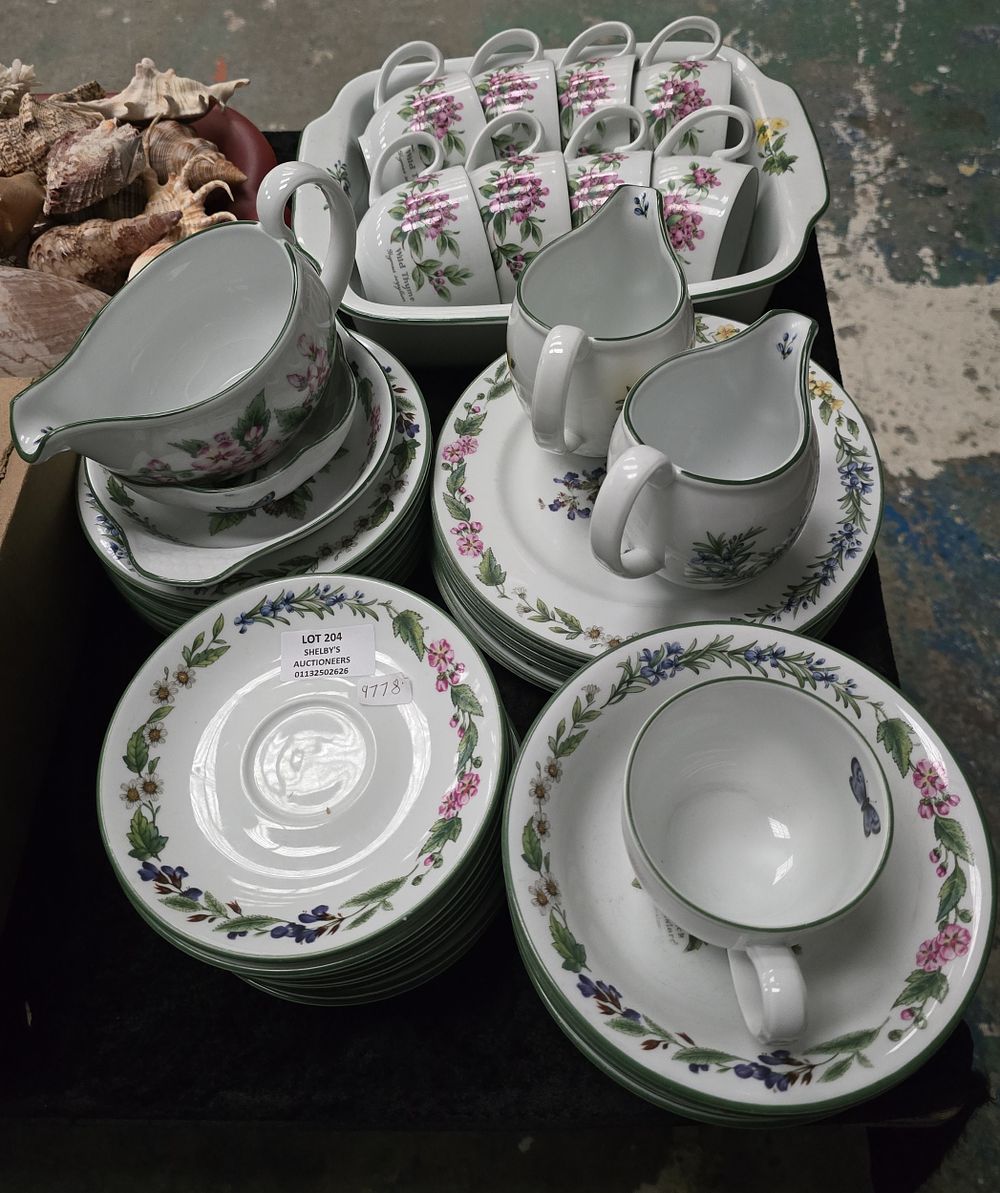 Lot 204: SELECTION OF ROYAL WORCESTER POTTERY WARE WORSTER HERBS...