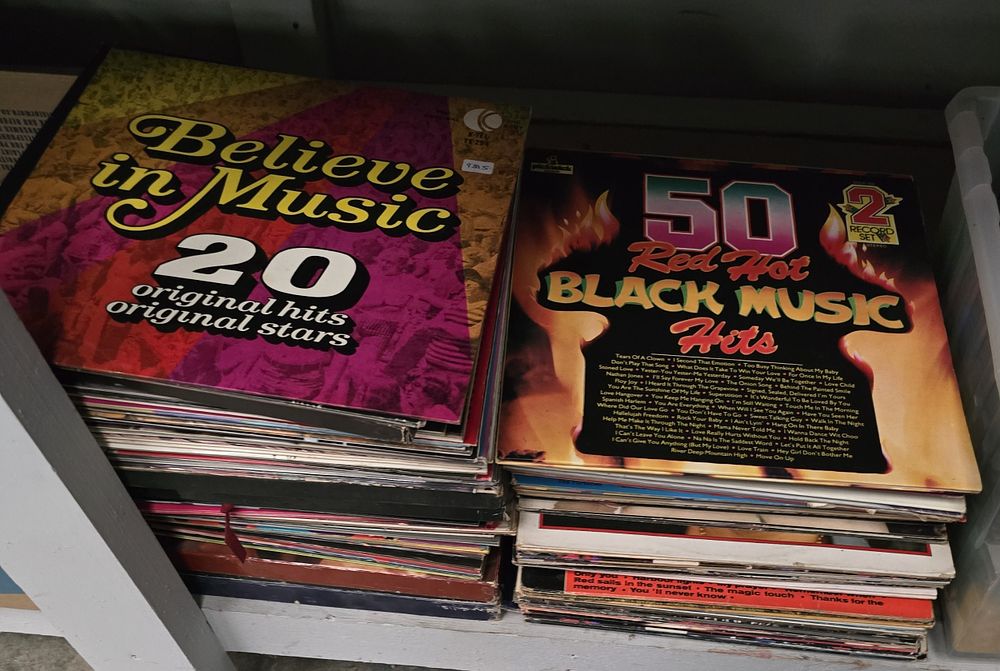 Lot 206: LARGE SELECTION OF VARIOUS LPS