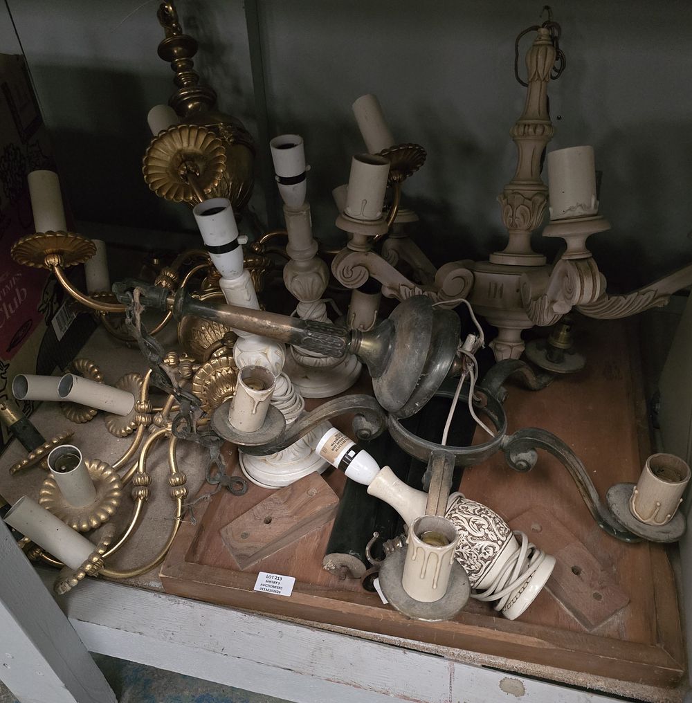 Lot 213: 3 X VARIOUS AGE LIGHT FITTINGS WITH FOLD...