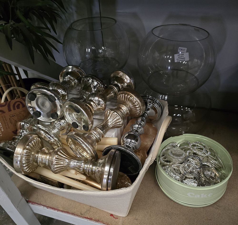 Lot 222: SELECTION OF VARIOUS GLASS TABLE DECORATIONS BOWLS CANDLE...