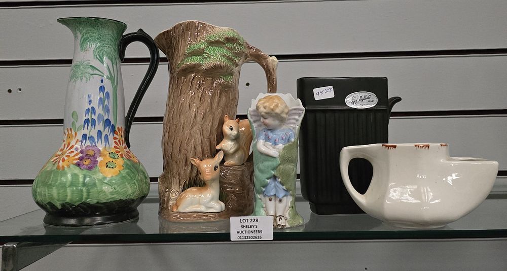 Lot 228: SELECTION OF POTTERY WARE INCLUDING HORNSEA SYLVAC ETC