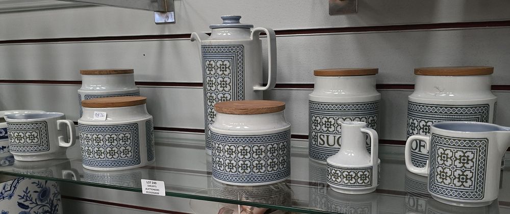 Lot 240: 9 X VARIOUS PIECES OF HORSEA TAPESTRY POTTERY...