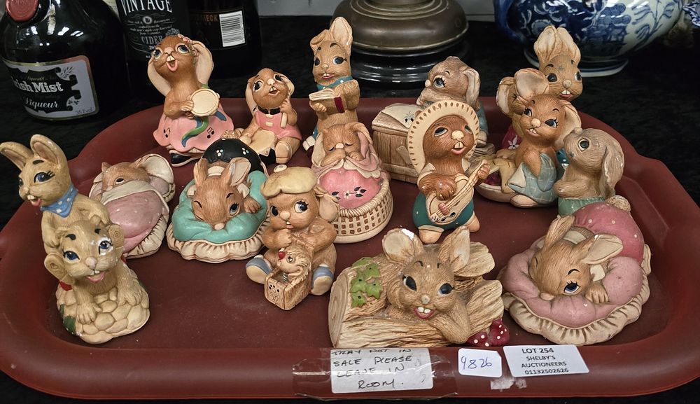Lot 254: SEECTION OF VARIOUS PENDELPHIN FIGURE SOME DO HAVE...