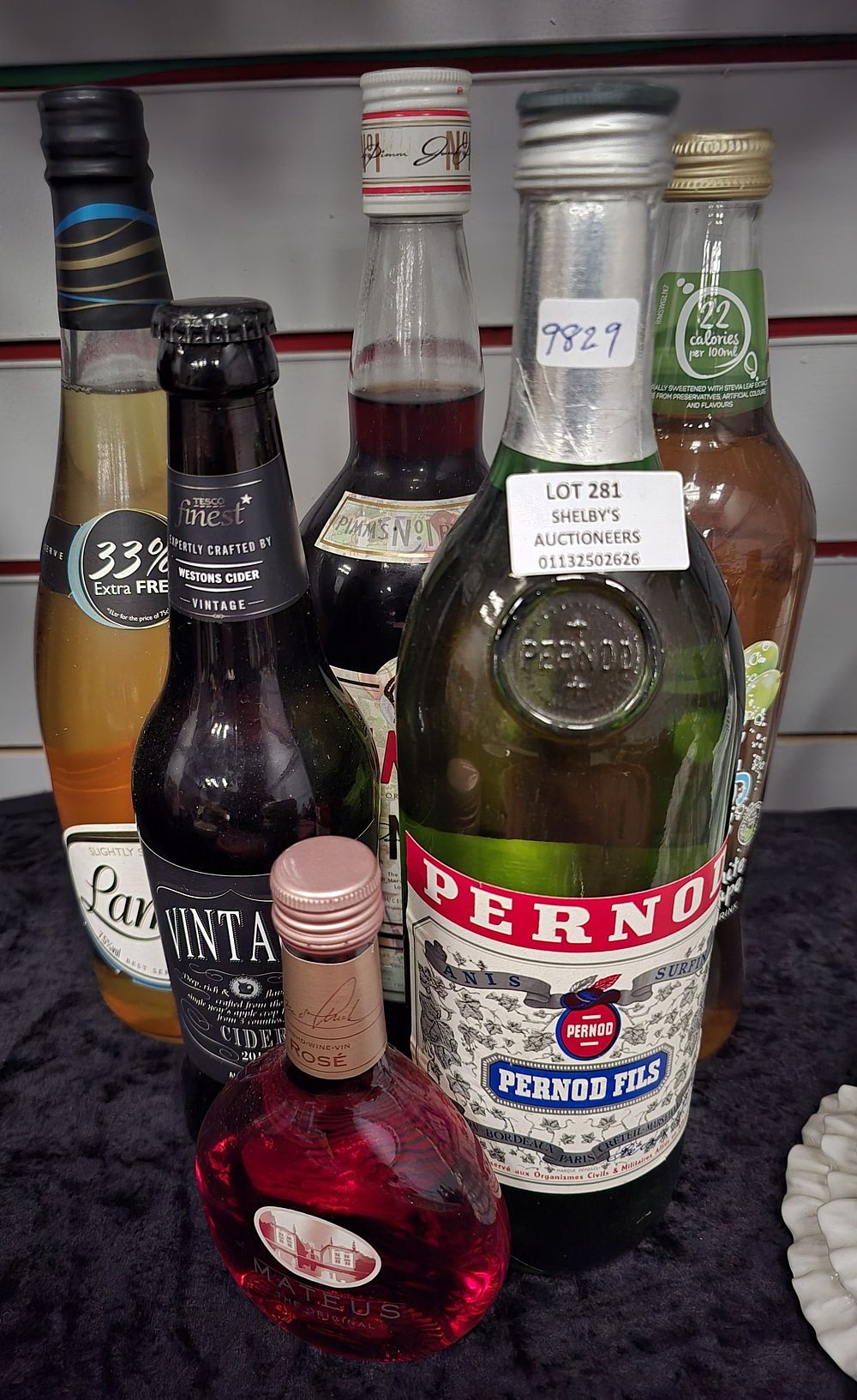 Lot 281: 6 X VARIOUS BOTTLES OF ALCOHOL LAMBRUSC PERNOD...