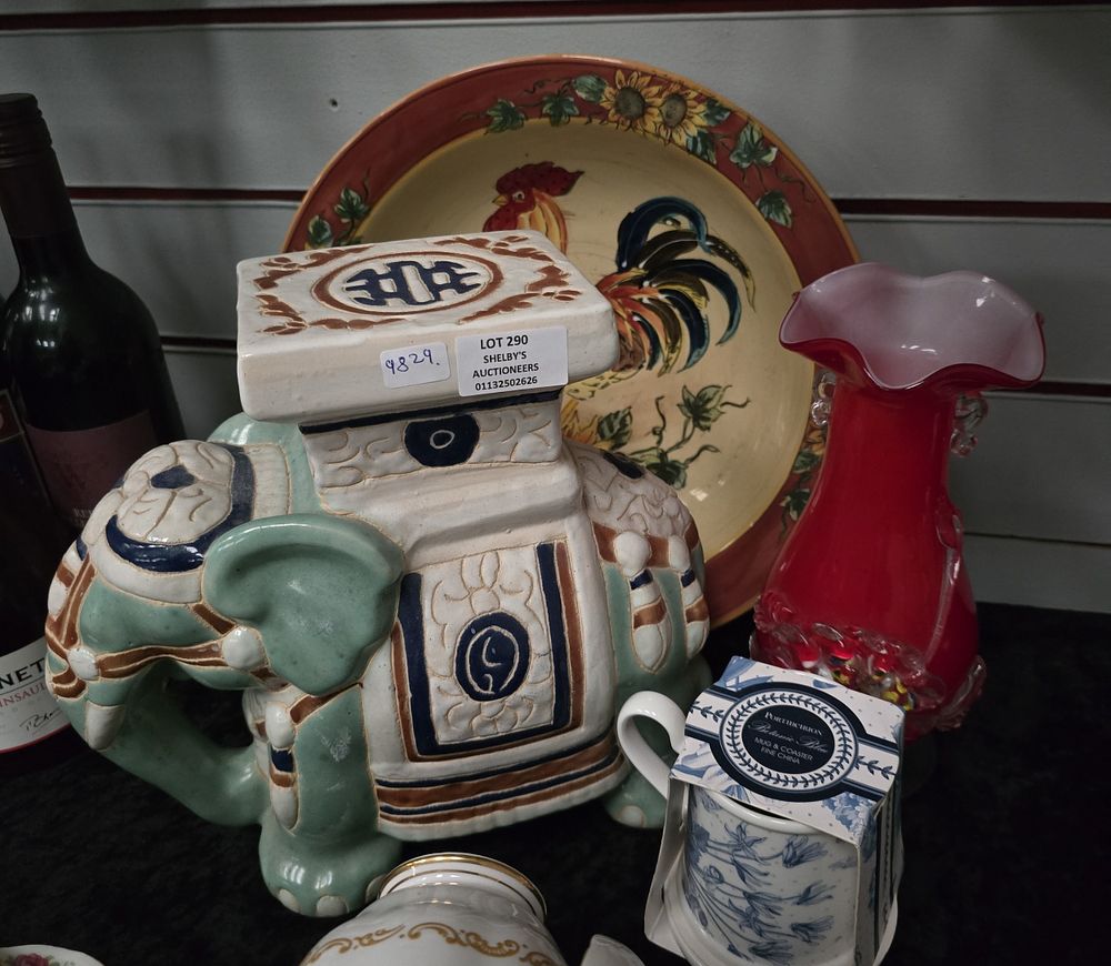 Lot 290: 1 X SMALL ELEPHANT POTTERY PLANT STAND WITH...