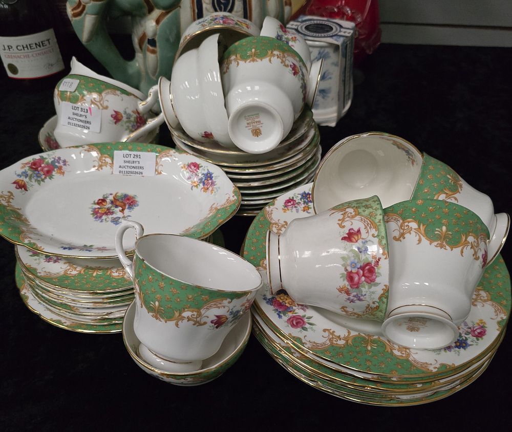 Lot 291: SELECTION OF PARAGON COFEE SET ITEMS GREEN AND...