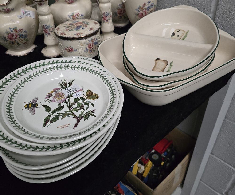 Lot 293: SELECTION OF PORT MERION PLATES WITH ENGLISH POTTERY...