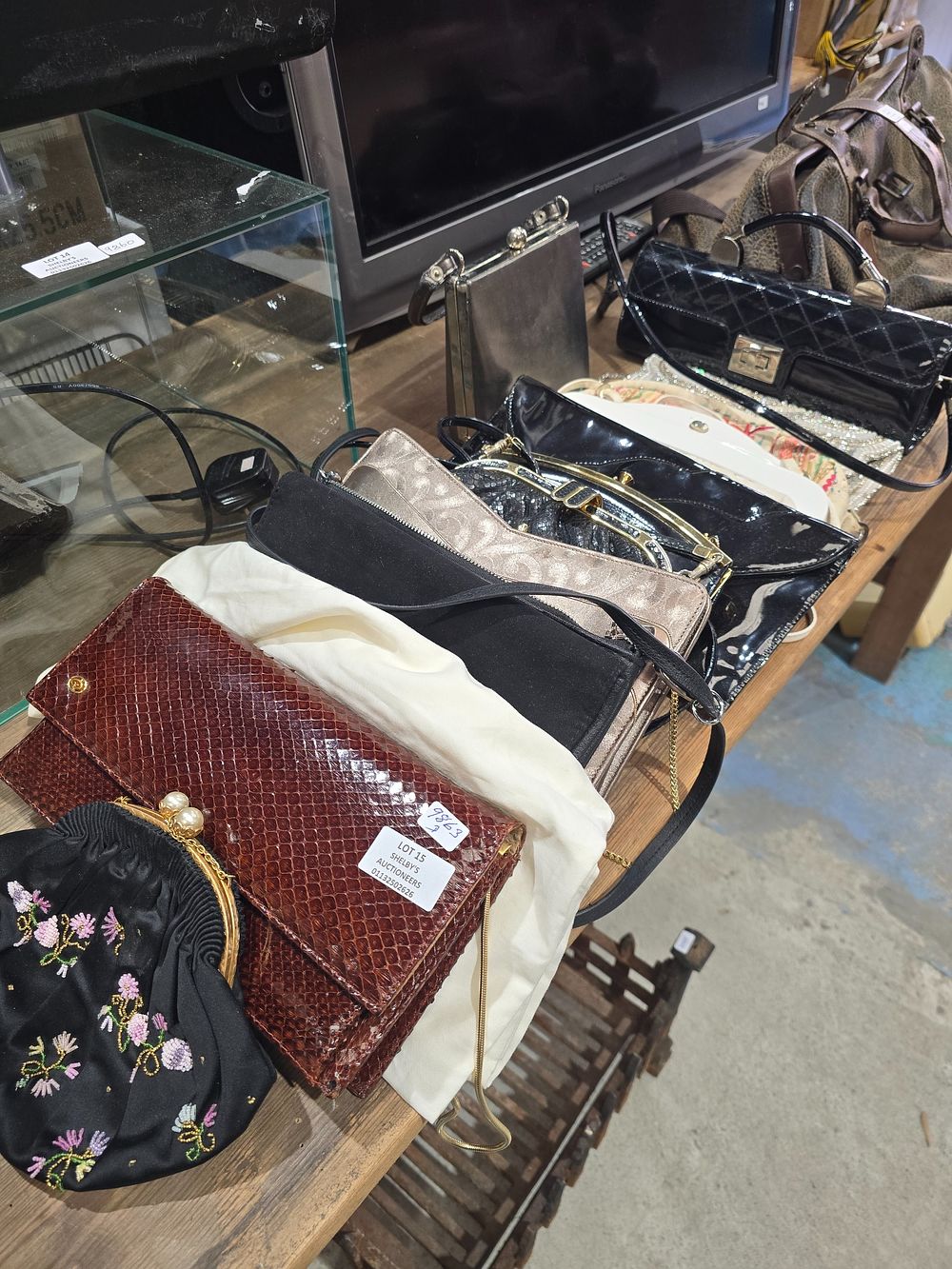 Lot 15: SELECTION OF VARIOUS LADIES HANDBAGS