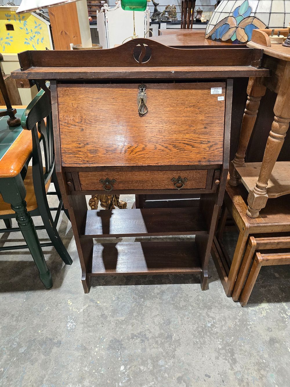 Lot 57: 1 X ARTS AND CRAFTS OAK BUREAU