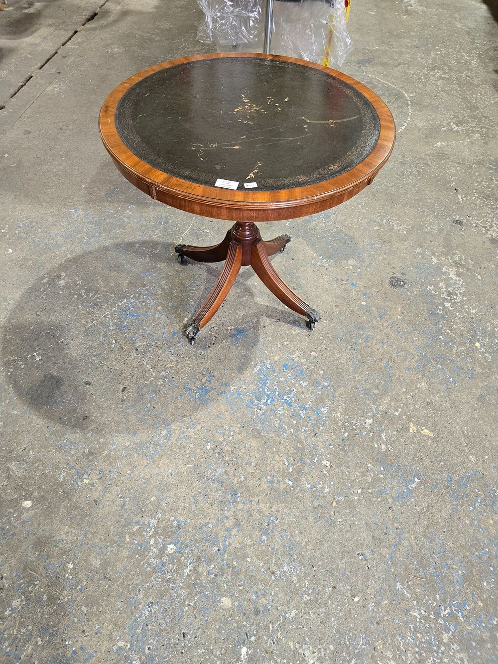 Lot 80: 1 X LEATHER TOPPED 1960S SIDE TABLE