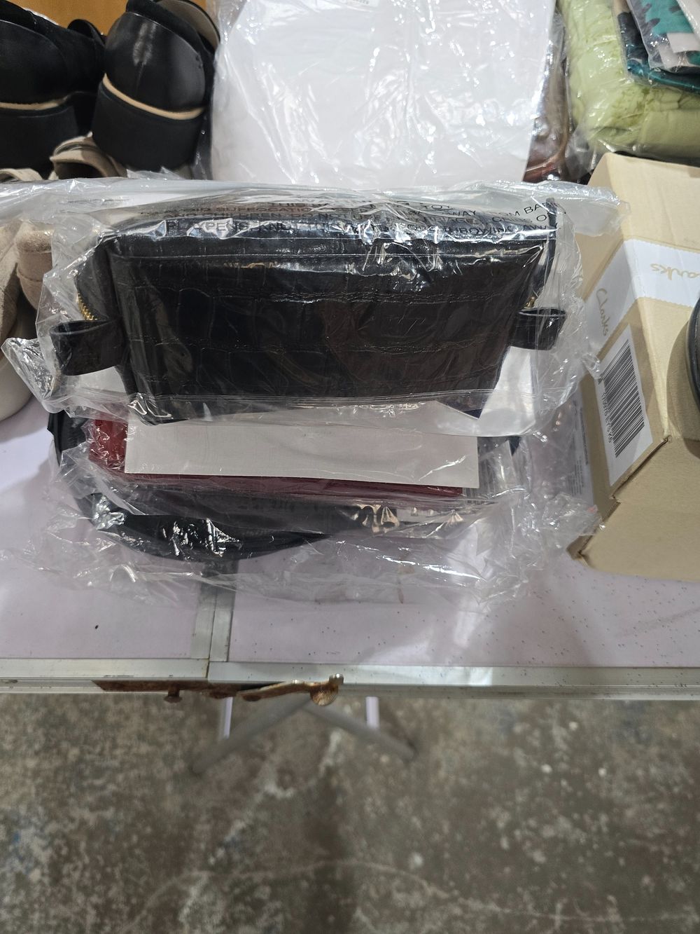 Lot 105: 3 X VARIOUS NEW IN PACKAGE ASHWOOD LEATHER...