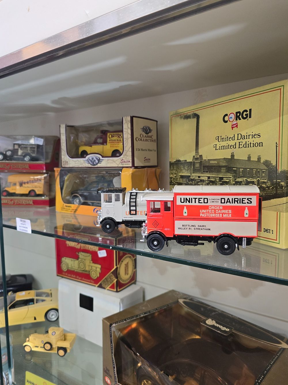 Lot 156: SELECTION OF VARIOUS BOXED VEHICLE MODELS CORGI LLEDO...