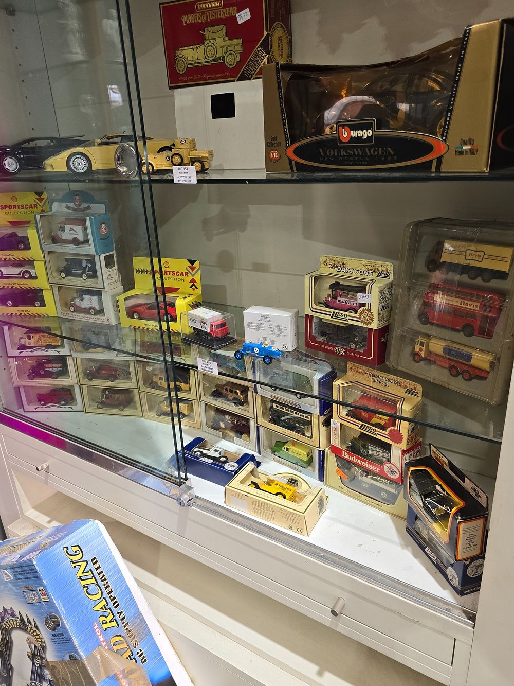 Lot 158: LARGE AMOUNT OF VARIOUS BOXED VEHICLE MODELS