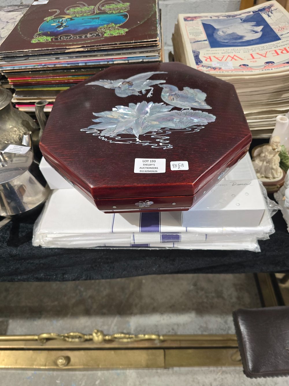 Lot 193: 1 X INLAID JEWELLRY / SEWING BOX WITH...