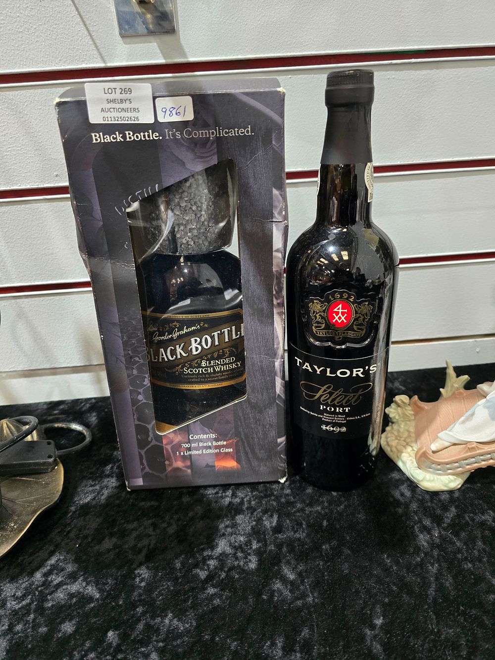 Lot 269: 2 X BOTTLES OF ALCOHOL GORDON GRAHAM BLACK...