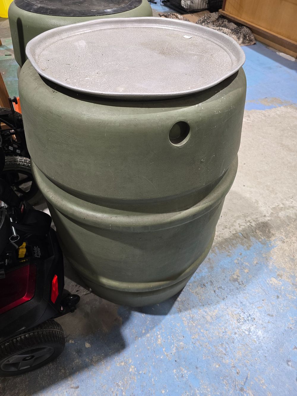 Lot 3: 1 X LARGE GARDEN WATER BUTT