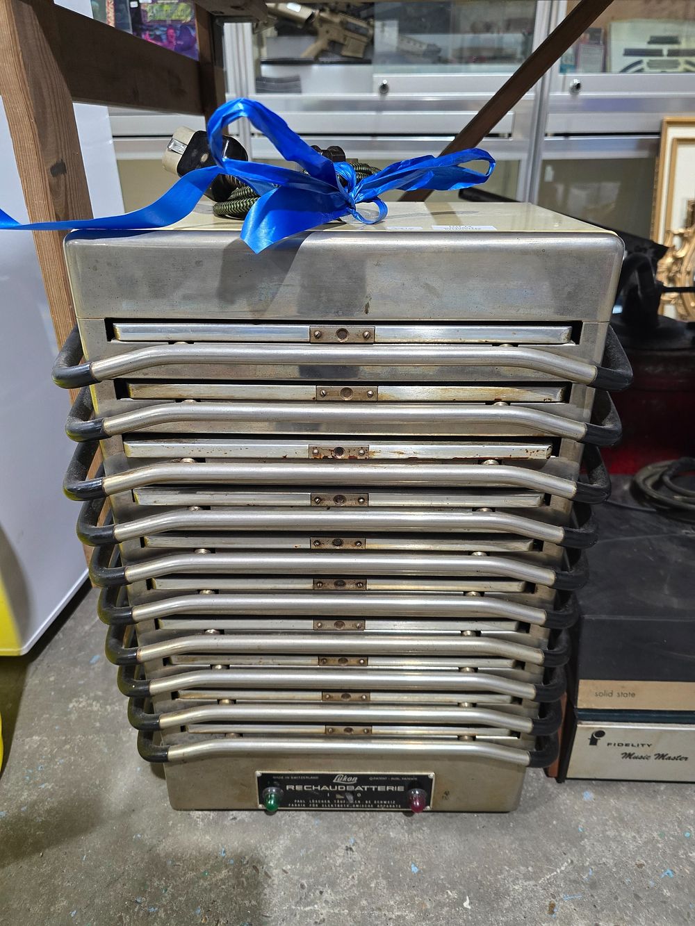 Lot 13: 1 X VINTAGE LUKON RECHAUD BATTERIE PLATE WARMER