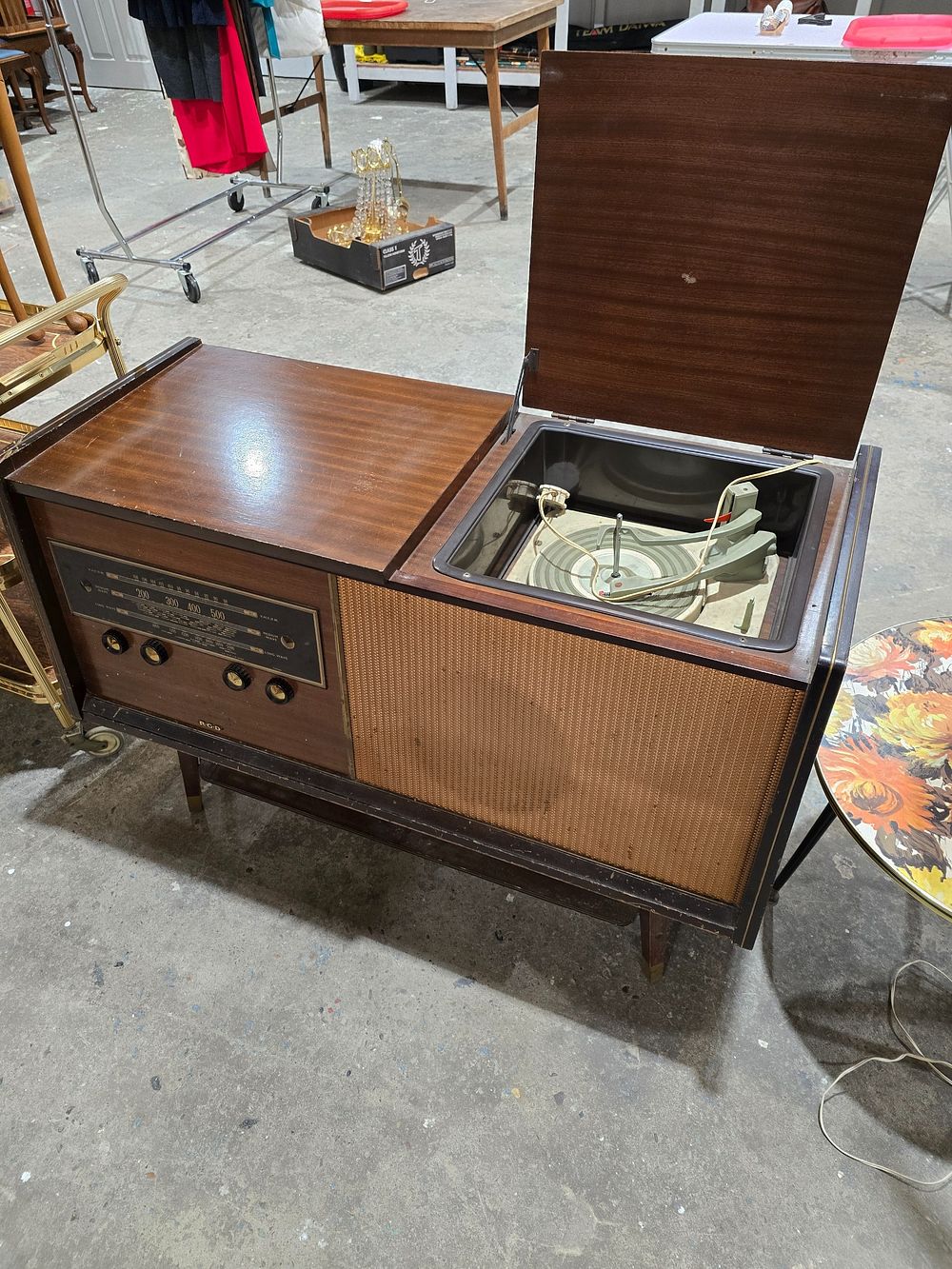 Lot 18: 1 X 1970S RCD RADIO WITH INTEGRAL MONACH...