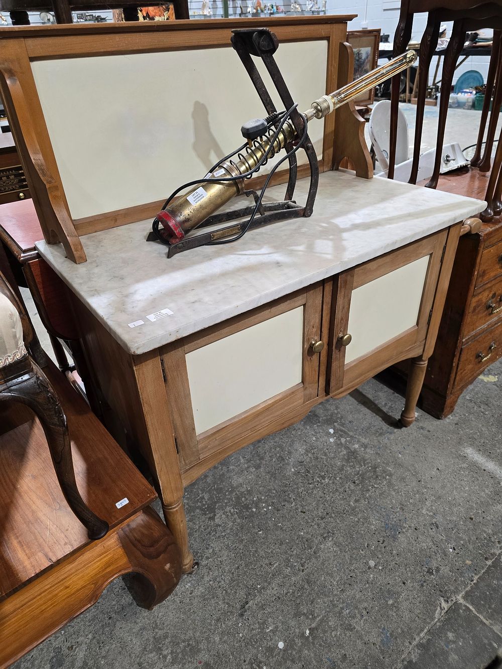 Lot 32: 1 X VICTORIAN MARBLE AND PINE WASH STAND