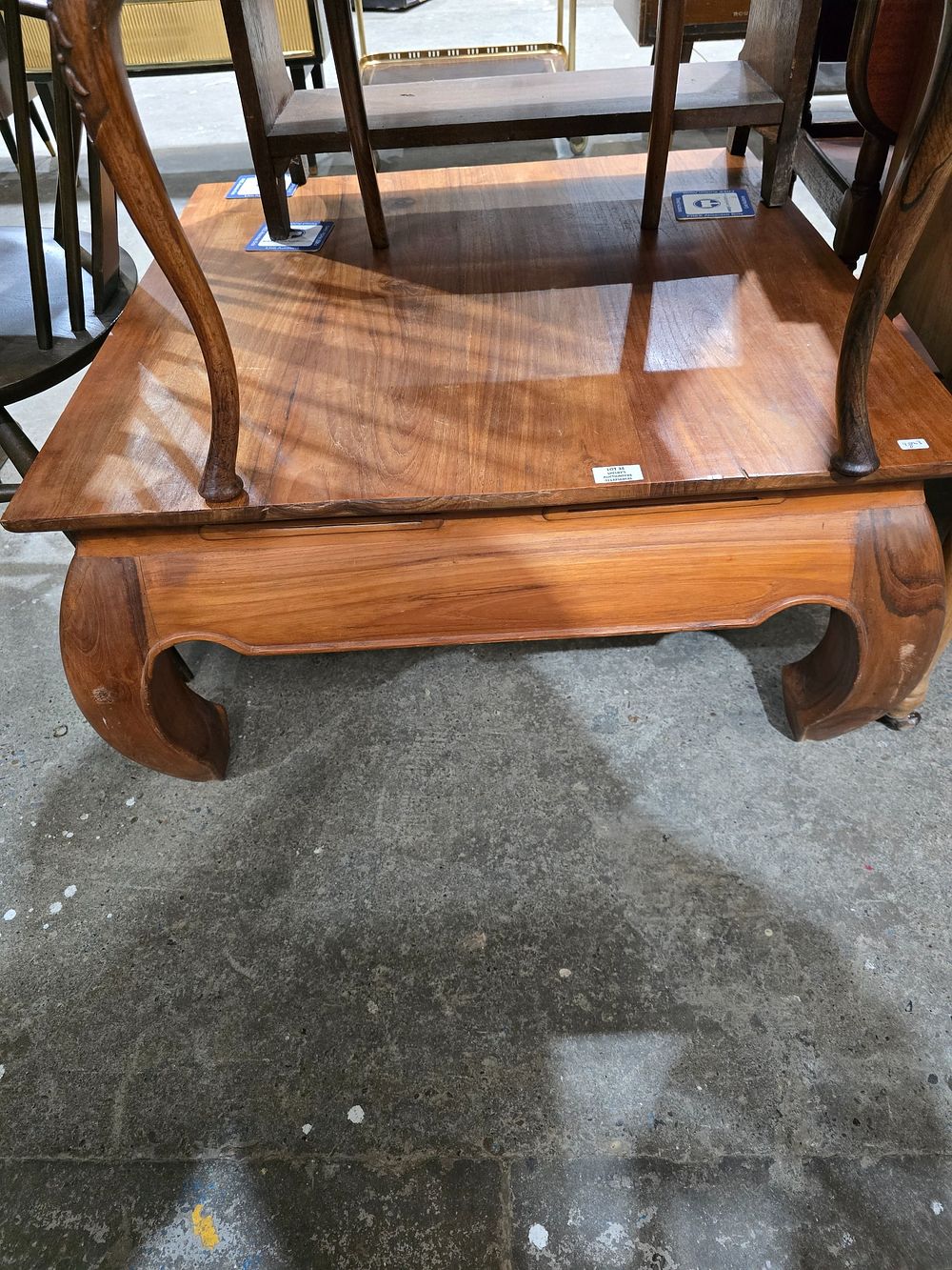 Lot 34: 1 X LARGE ORIENTAL STLYE WOODEN COFFEE TABLE