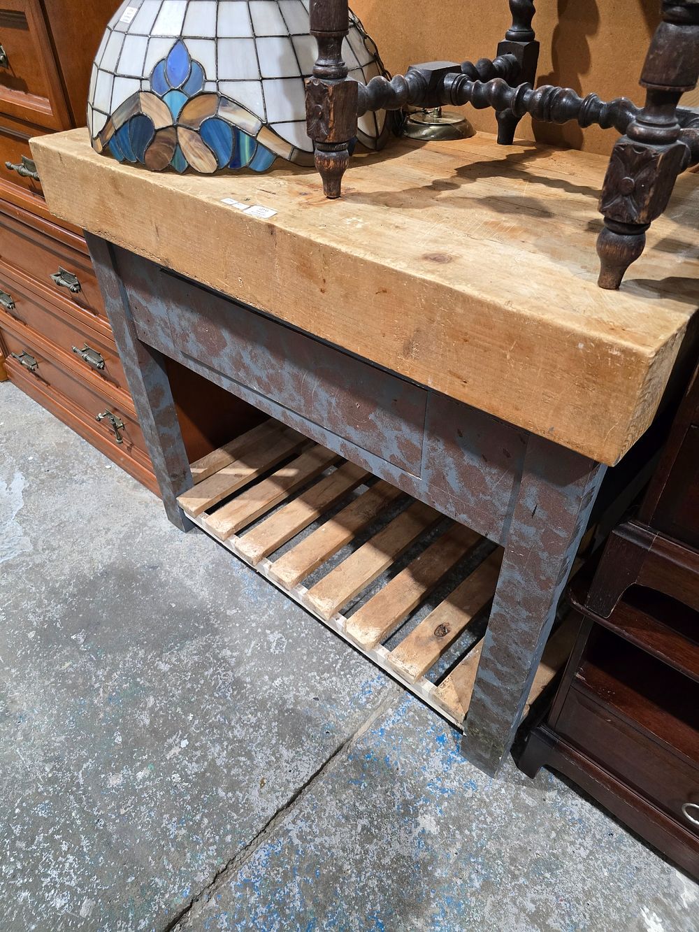 Lot 63: 1 X LARGE BUTCHERS BLOCK TABLE