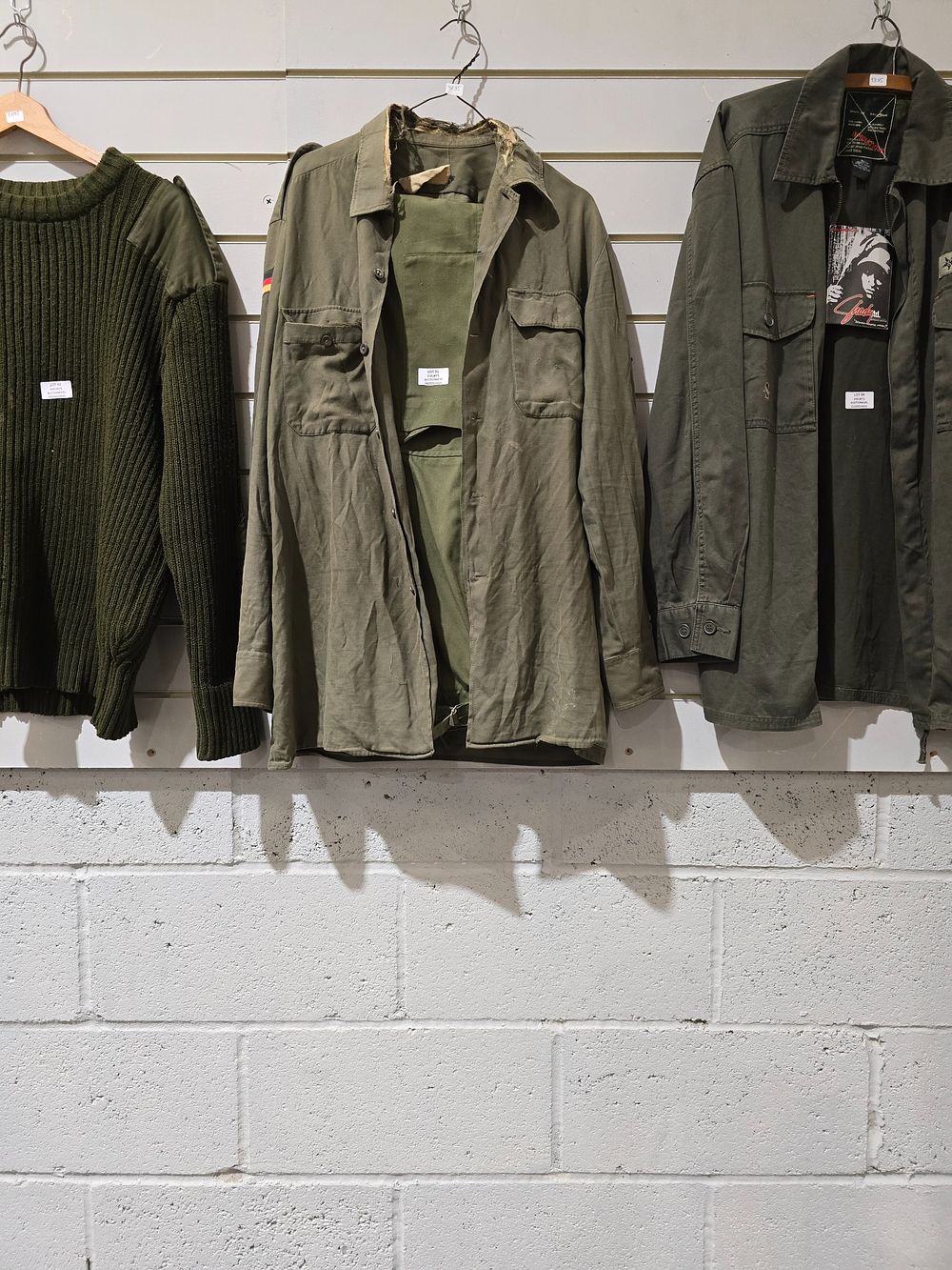 Lot 91: 1 X ARMY STYLE GREEN SHIRT WITH PAIR...