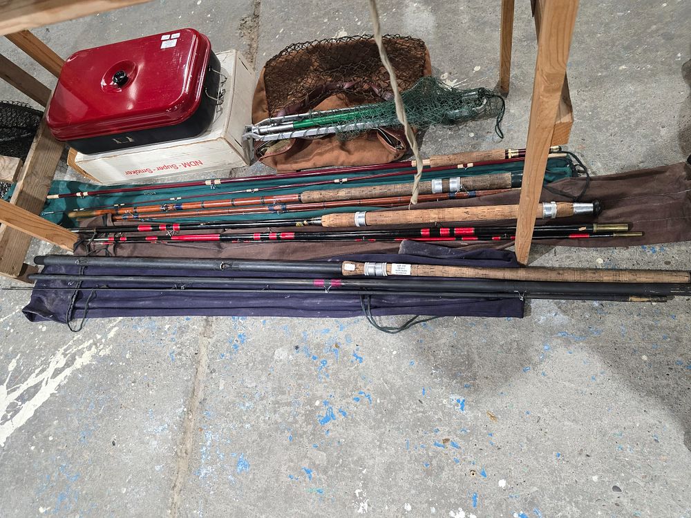 Lot 110: 4 X VARIOUS FISHING RODS