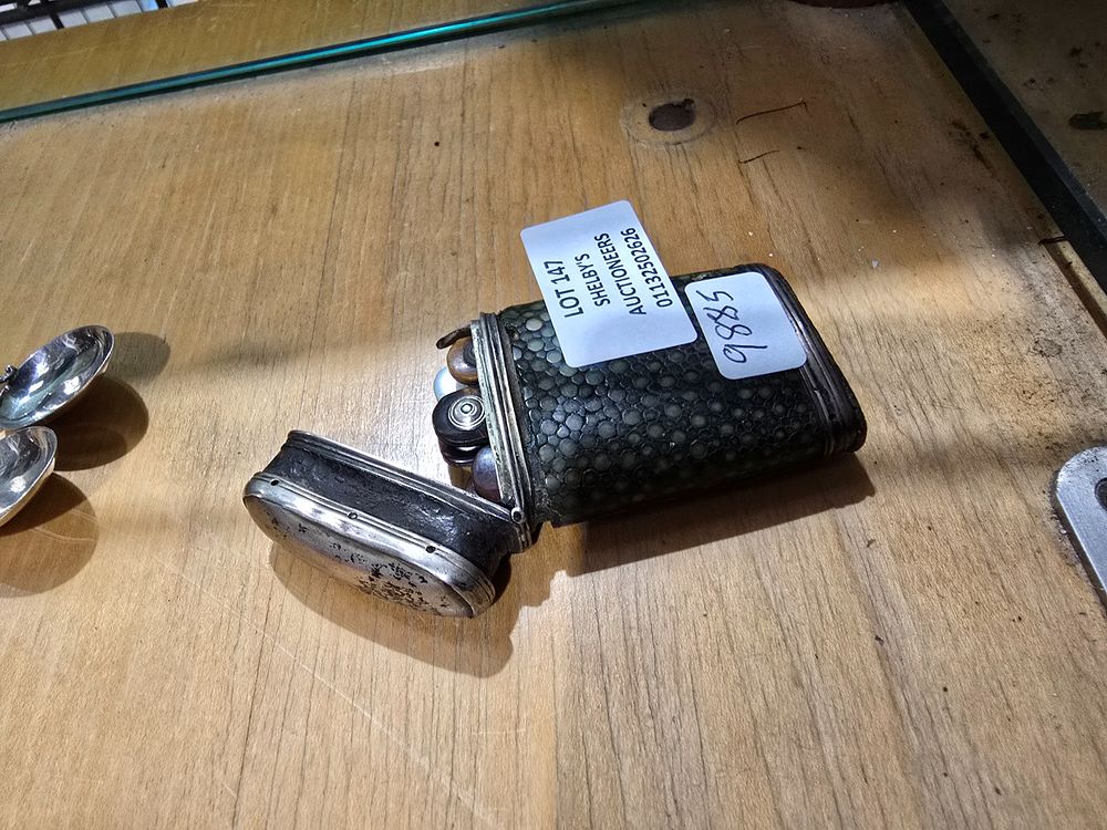 Lot 147: 1 X SILVER SHAGREEN GENTLEMANS ETUI