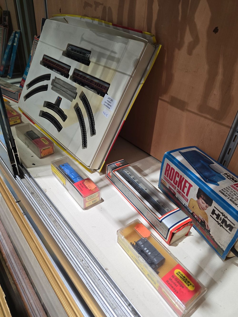 Lot 161: SELECTION OF N GAUGE HORNBY AND LIMA RAILWAY...