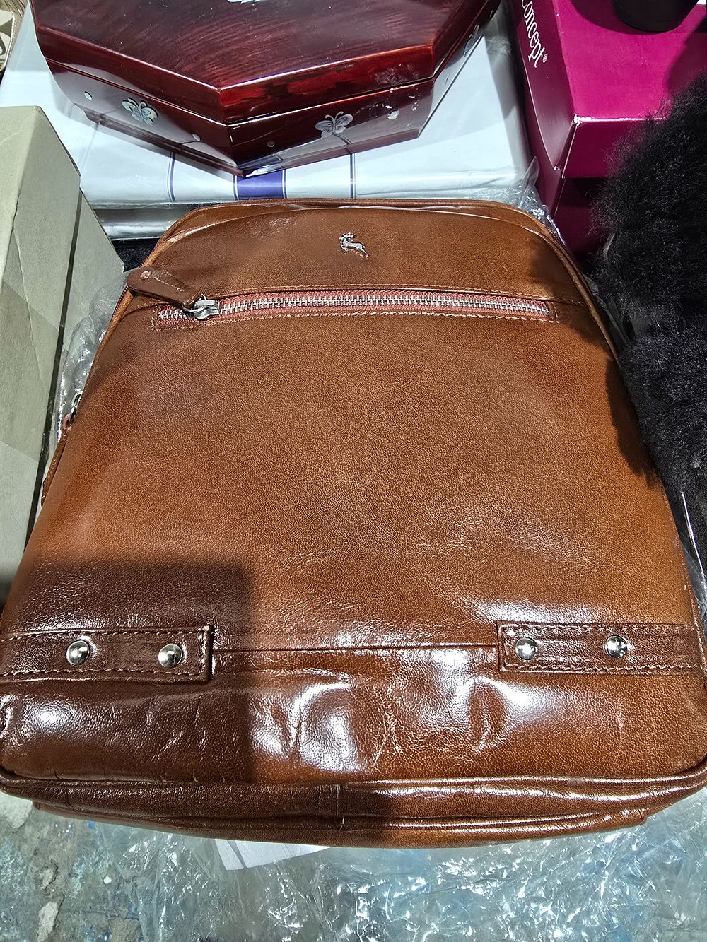 Lot 195: 1 X NEW IN PACKAGE LADIES BROWN LEATHER...