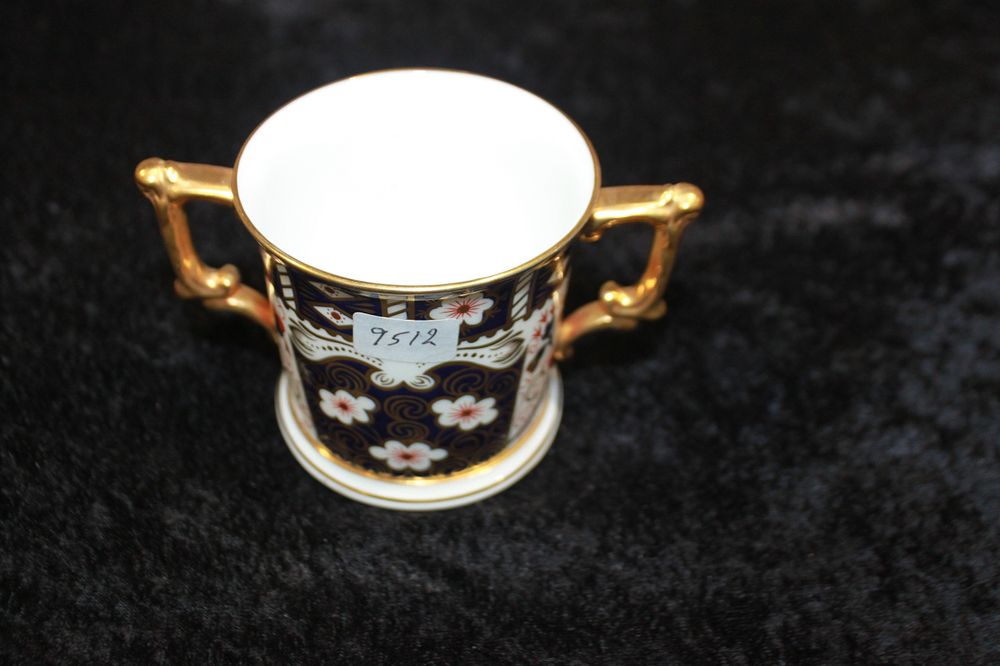 Lot 157: 1 X ROYAL CROWN DERBY IMARI PATTERN TWO...
