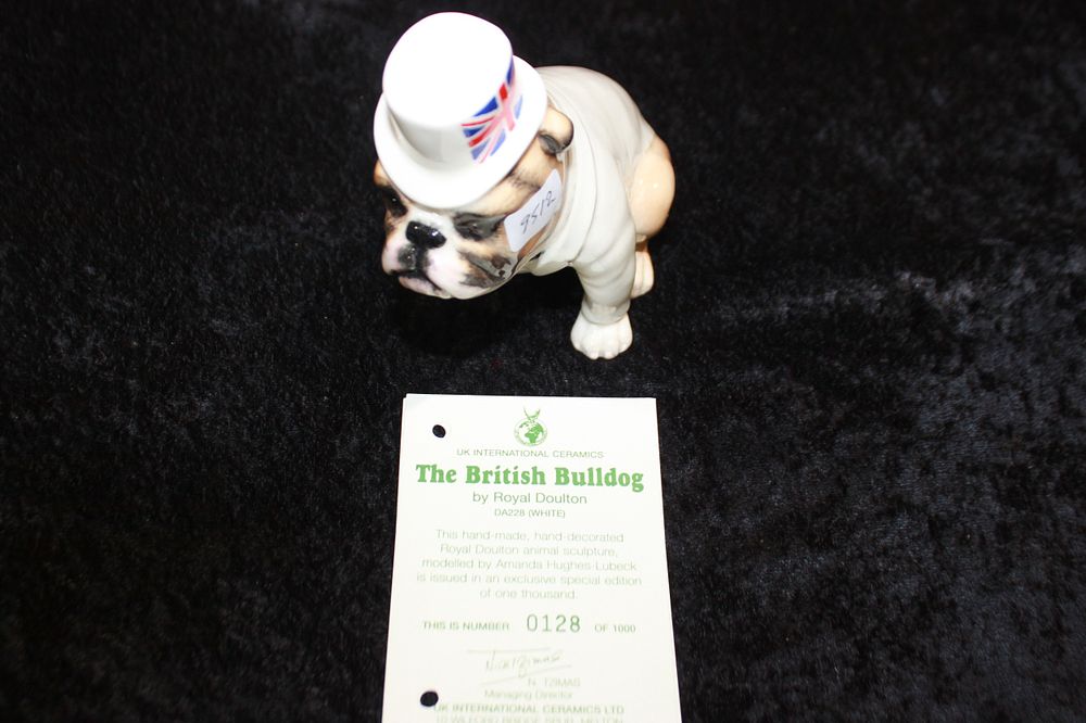 Lot 173: 1 X ROYAL DOULTON THE BRITISH BULLDOG WHITE...