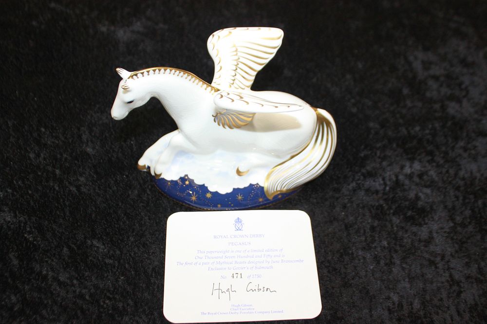 Lot 204: 1 X ROYAL CROWN DERBY PEGASUS PAPER WEIGHT...