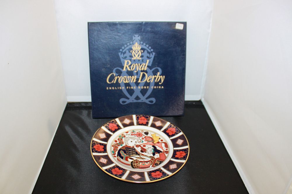 Lot 214: 1X ROYAL CROWN DERBY DRUMMER TEDDY PLATE 1999...