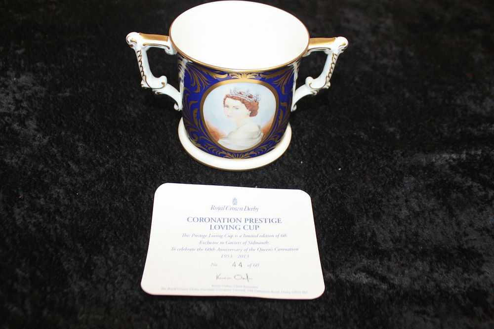 Lot 233: 1 X ROYAL CROWN DERBY CORONONATION PRESTIGE LOVING...