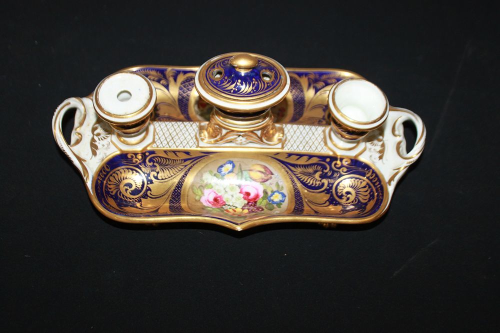 Lot 234: 1 X VICTORIAN POTTERY FLORAL AND COLBOLT BLUE...