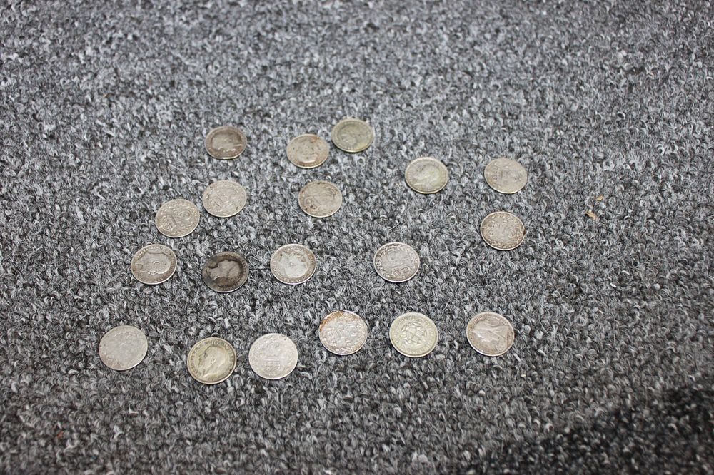Lot 370: SELECTION OF VARIOUS SILVER VICTORIAN ONWARDS COINS