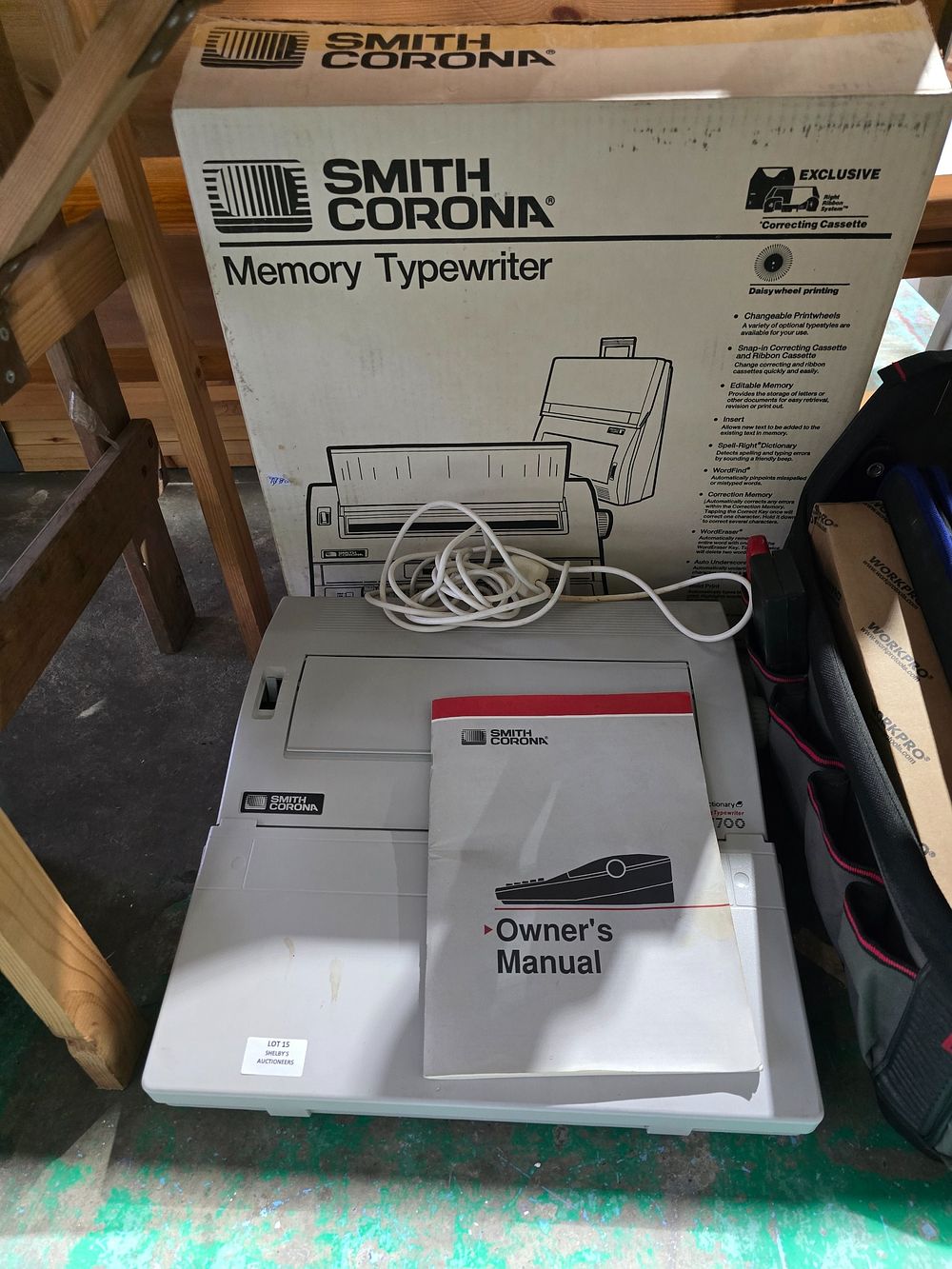 Lot 15: 1 X SMITH CORONA ELECTRIC TYPE WRITER