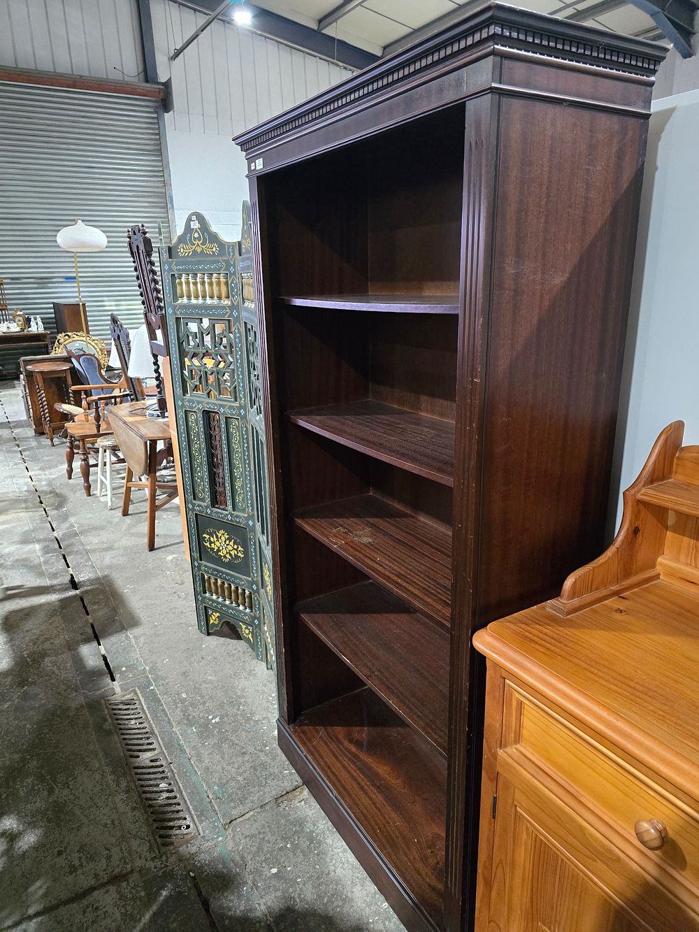 Lot 60: 1 X MAHOGANY 1960S BOOKCASE