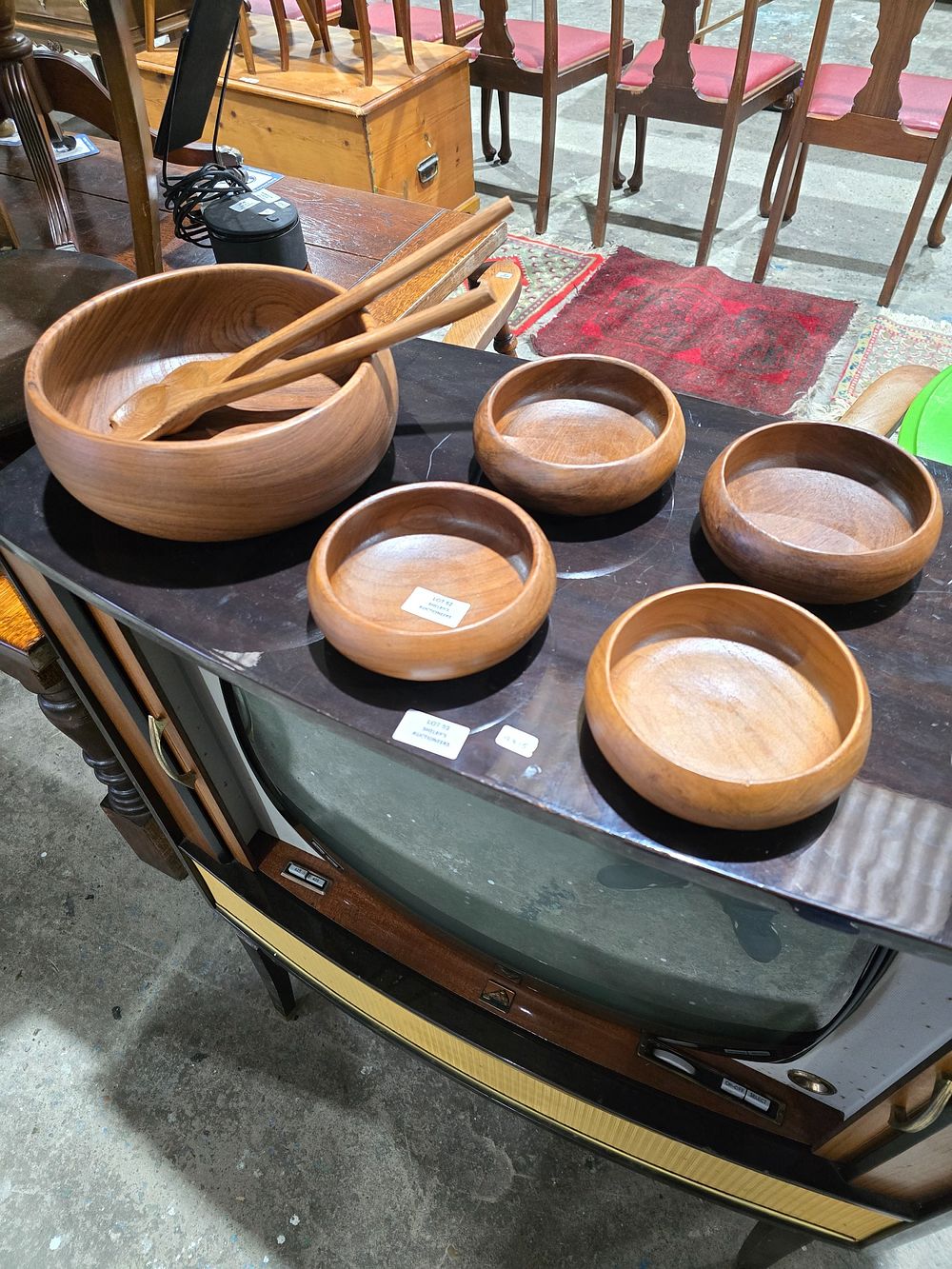 Lot 92: SET OF WOODEN SALAD BOWLS