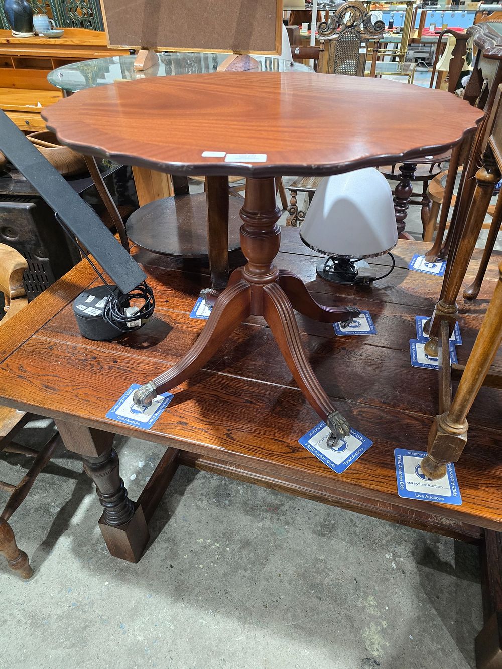Lot 104: 1 X 1960S OCCASSIONAL TABLE