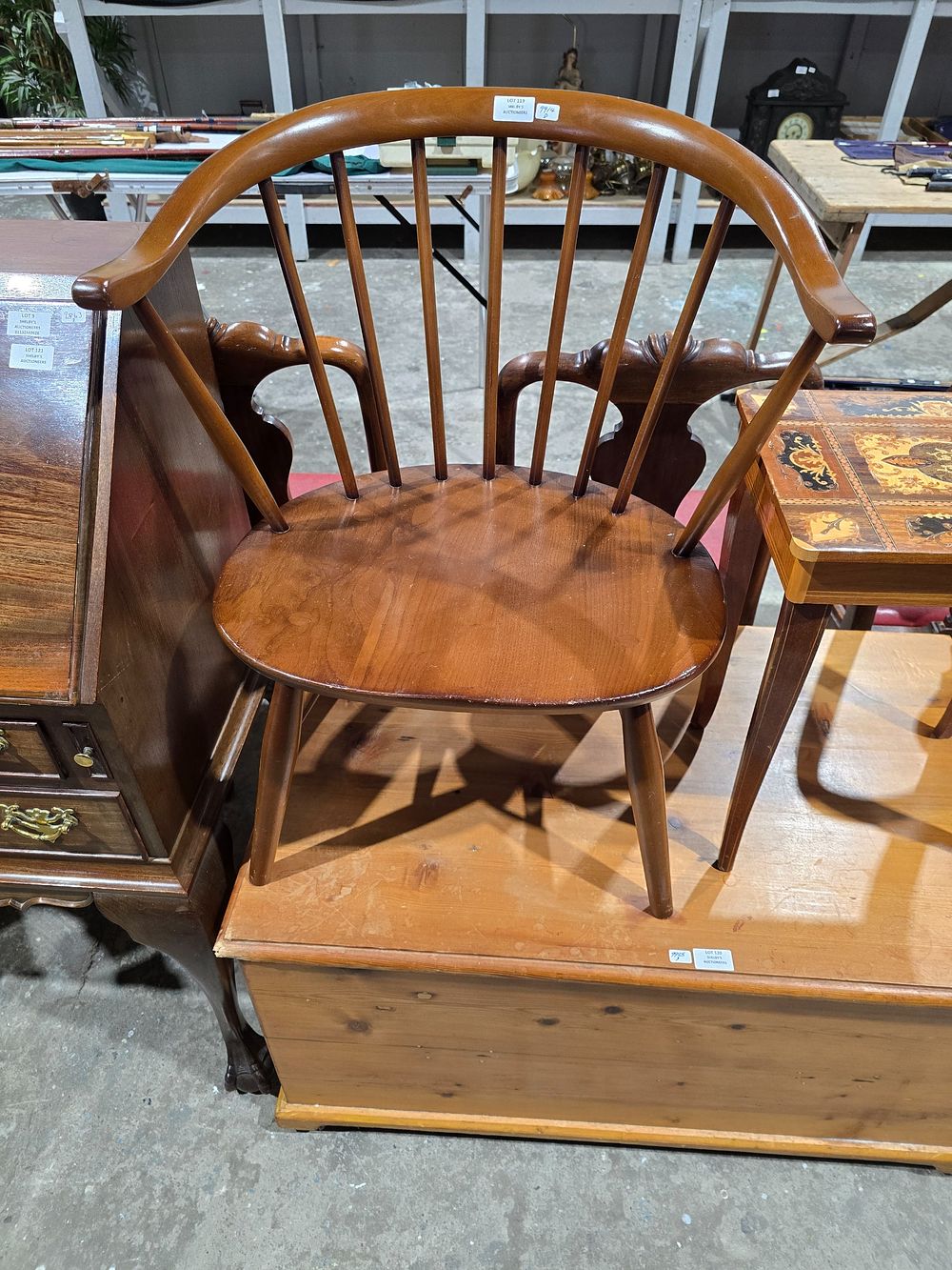 Lot 119: 1 X ERCOL BULL HORN ARM CHAIR