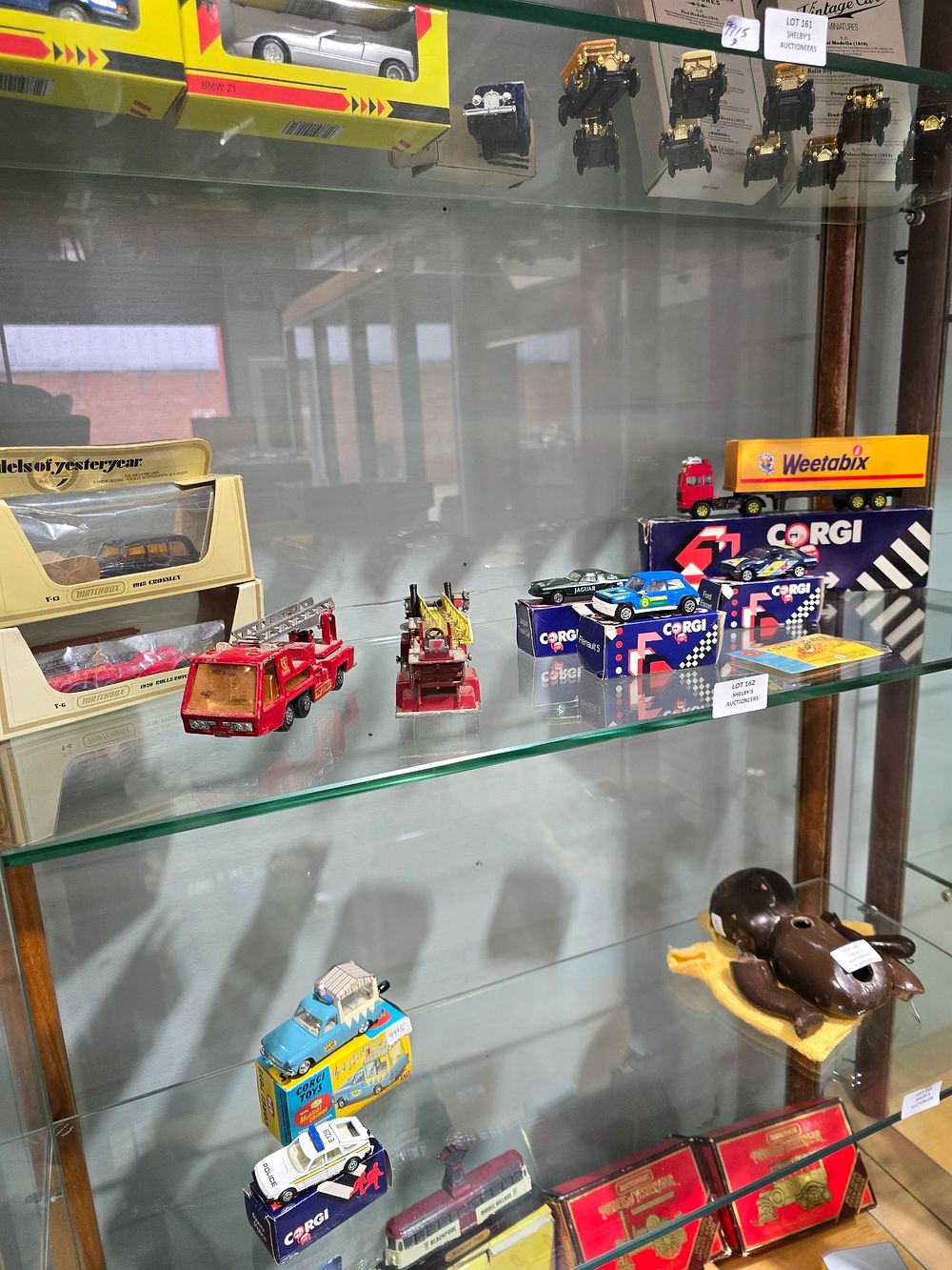 Lot 162: SELECTION OF CORGI VEHICLES WITH MATCH BOX VEHICLES...