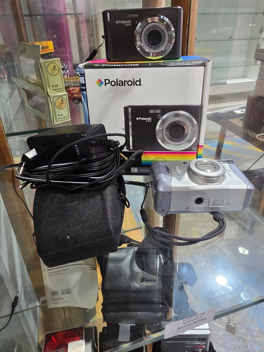 Lot 170: 1 X POLAROID DIGITAL CAMERA WITH CANON SURE...