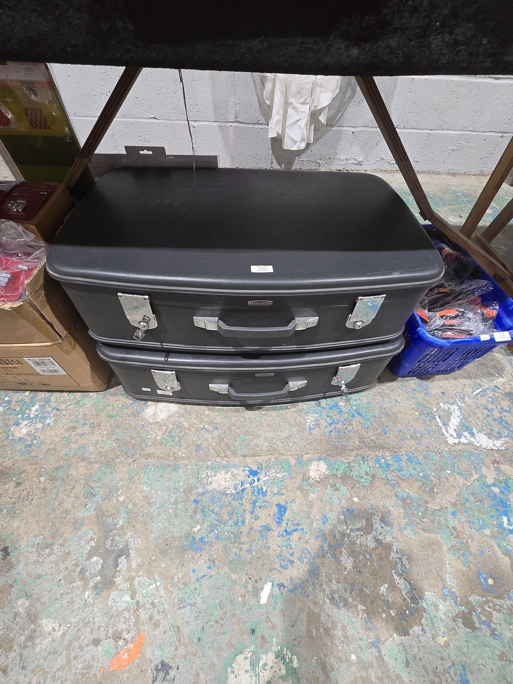 Lot 218: 1 X PAIR OF REVELATION HARD SHELL CASES