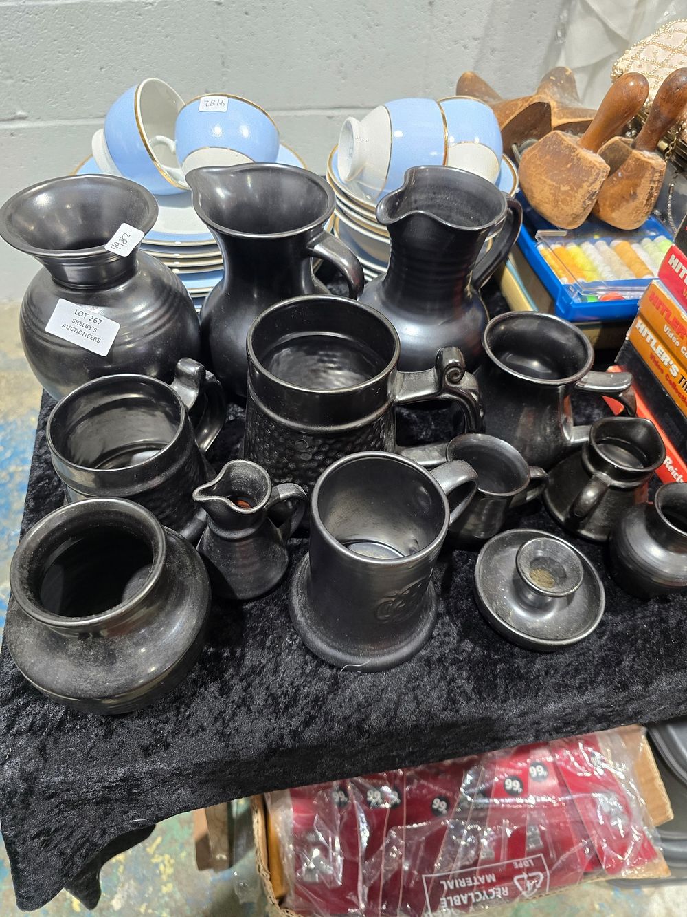 Lot 267: 15 X VARIOUS PIECES OF PRINKNASH POTTERY WARE...