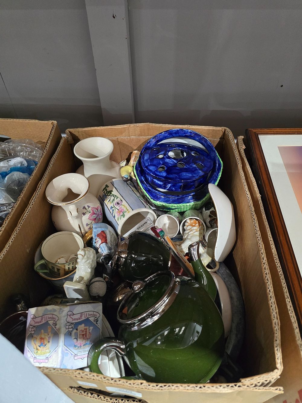 Lot 278: 1 X BOX CONTAINING POTTERY WARE ITEMS