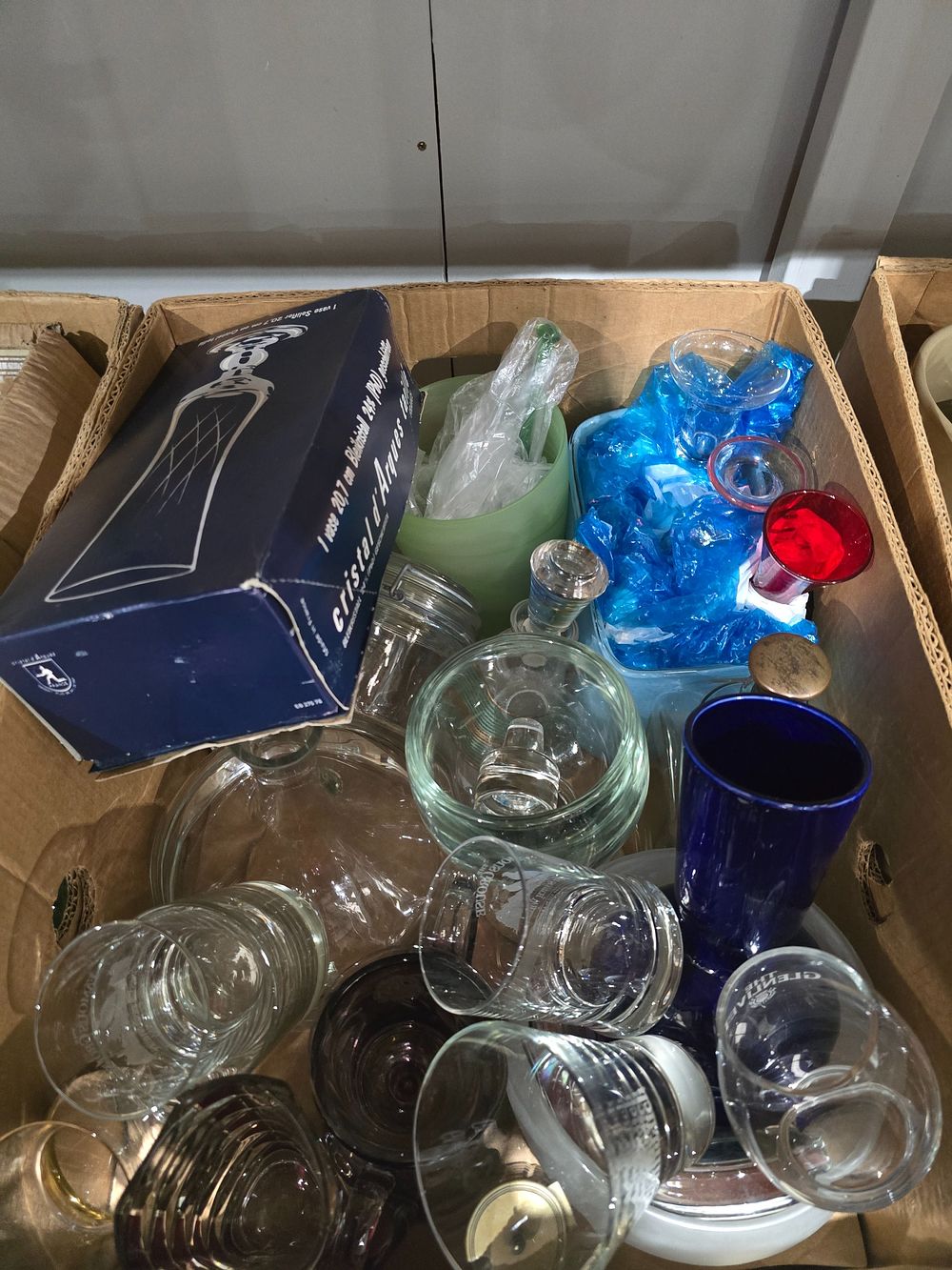 Lot 285: 1 X BOX CONTAINING GLASS WARE ITEMS