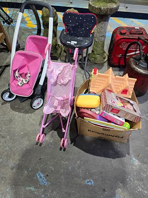 SELECTION OF GIRLS TOY PRAMS WITH BOX OF BABY TOYS