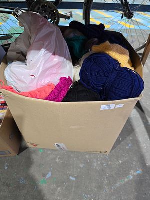 1 X LARGE BOX CONTAINING WOOL